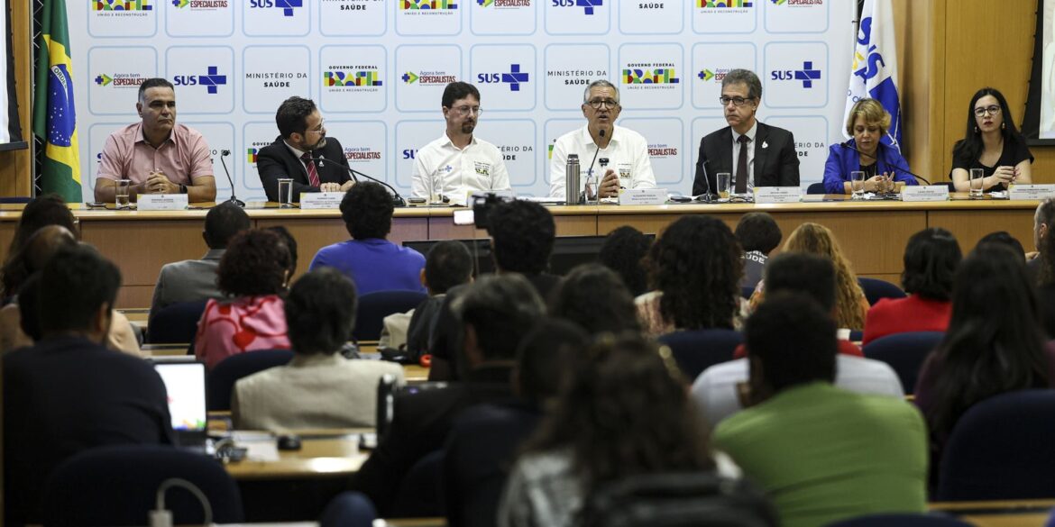 saude-anuncia-3-mil-vagas-de-residencia-e-900-para-especialistas